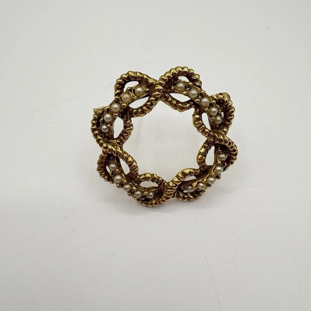 Vintage Spiral Ring,‎ Faux Pearls, Wavy, Gold Tone Brooch